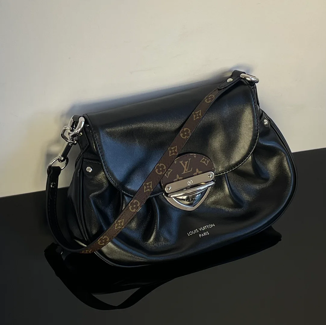 Клатчи Женские Louis Vuitton 263651