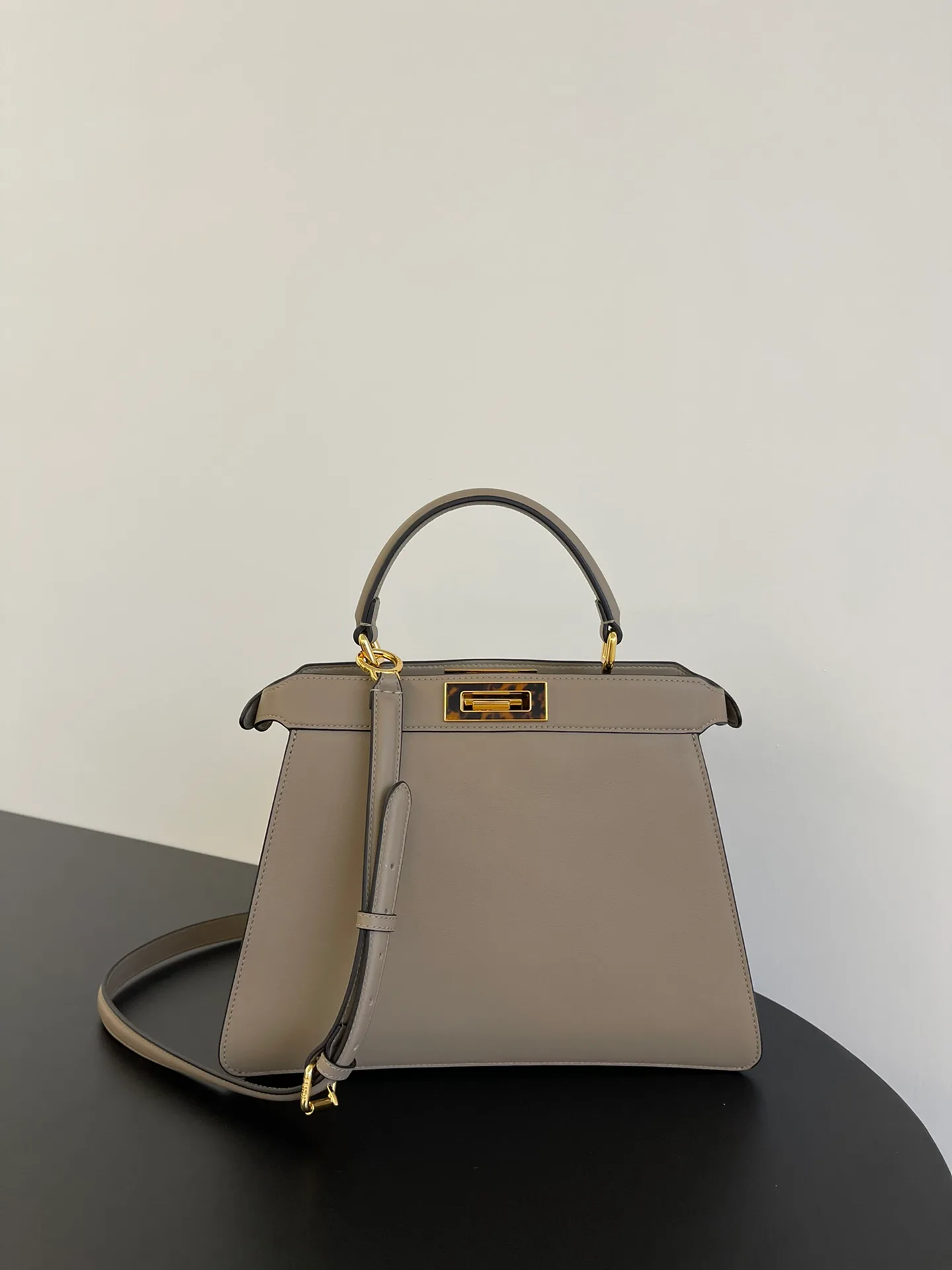 Классические Сумки Женские Fendi 13234515