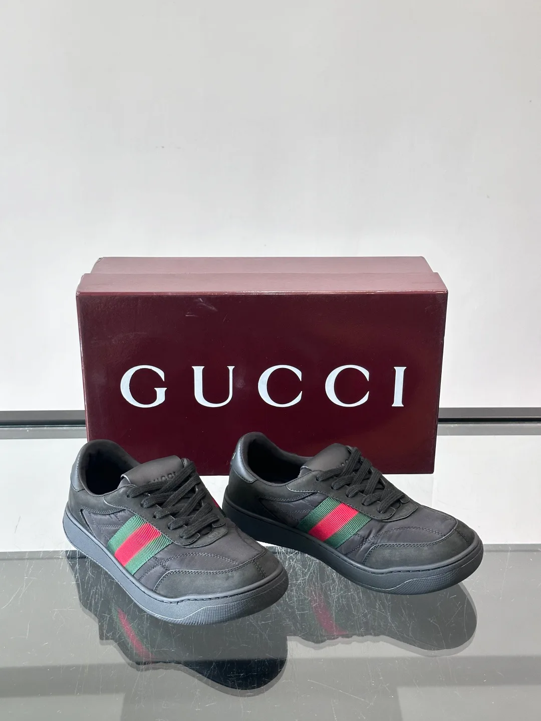Кроссовки Женские Gucci 18102027