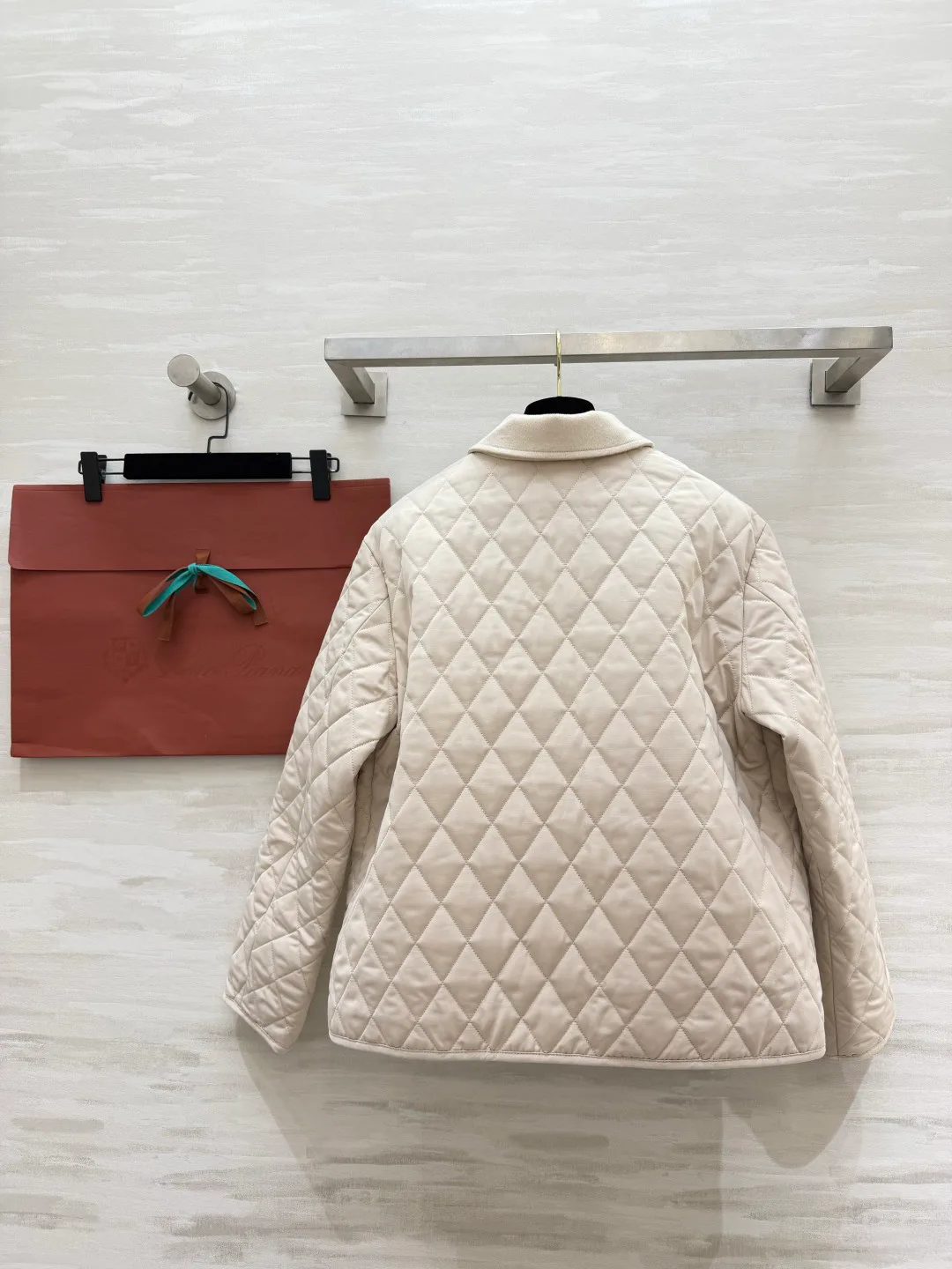 Куртки И Пуховики Женские Loro Piana 18276675