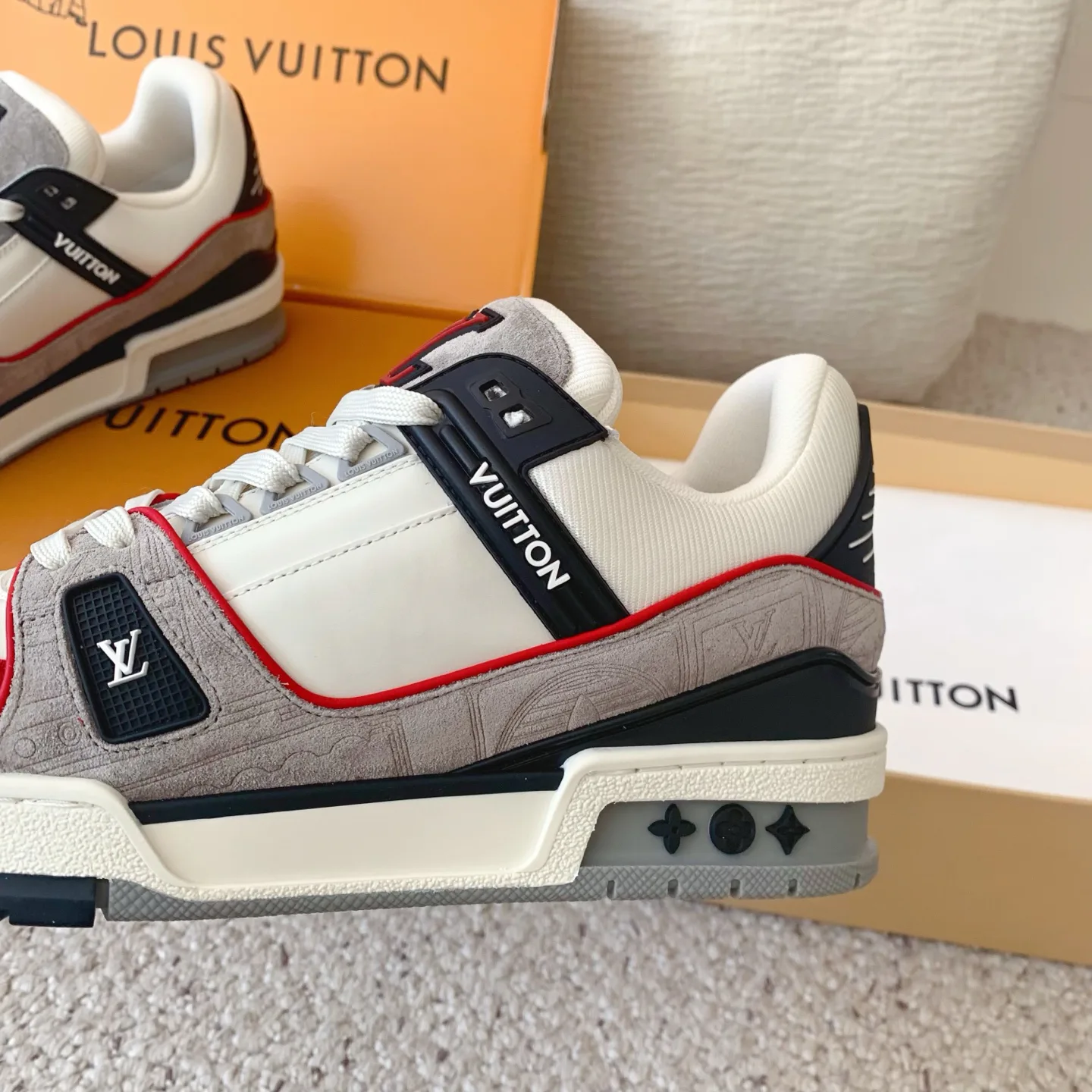 Кроссовки Мужские Louis Vuitton 18258376