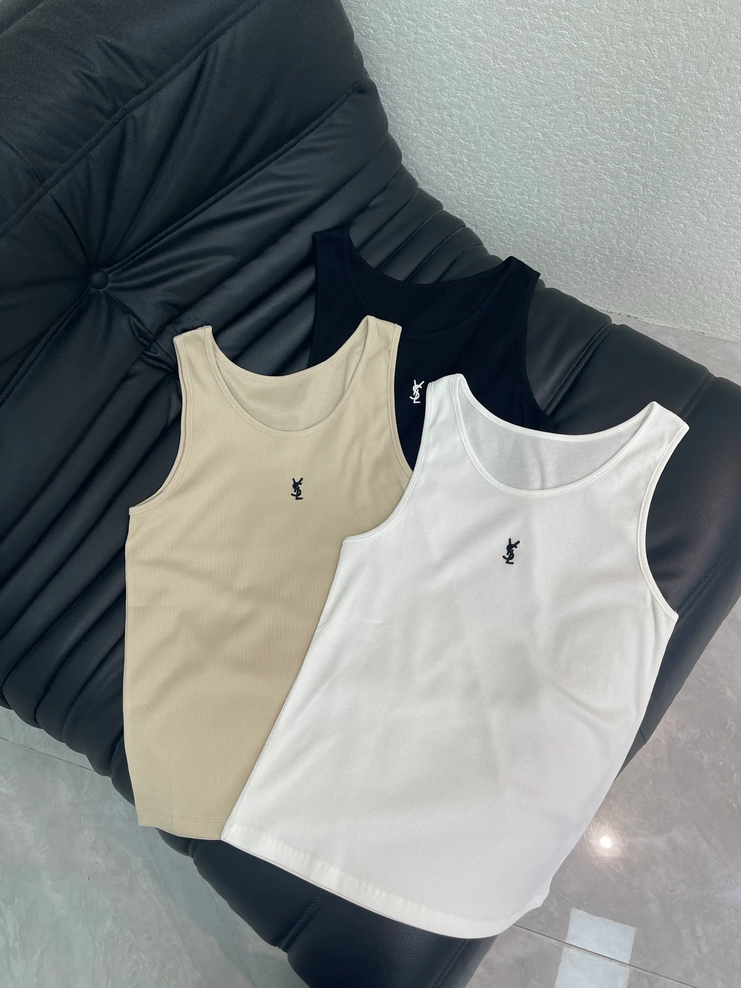 Топы Женские Saint Laurent 13273252
