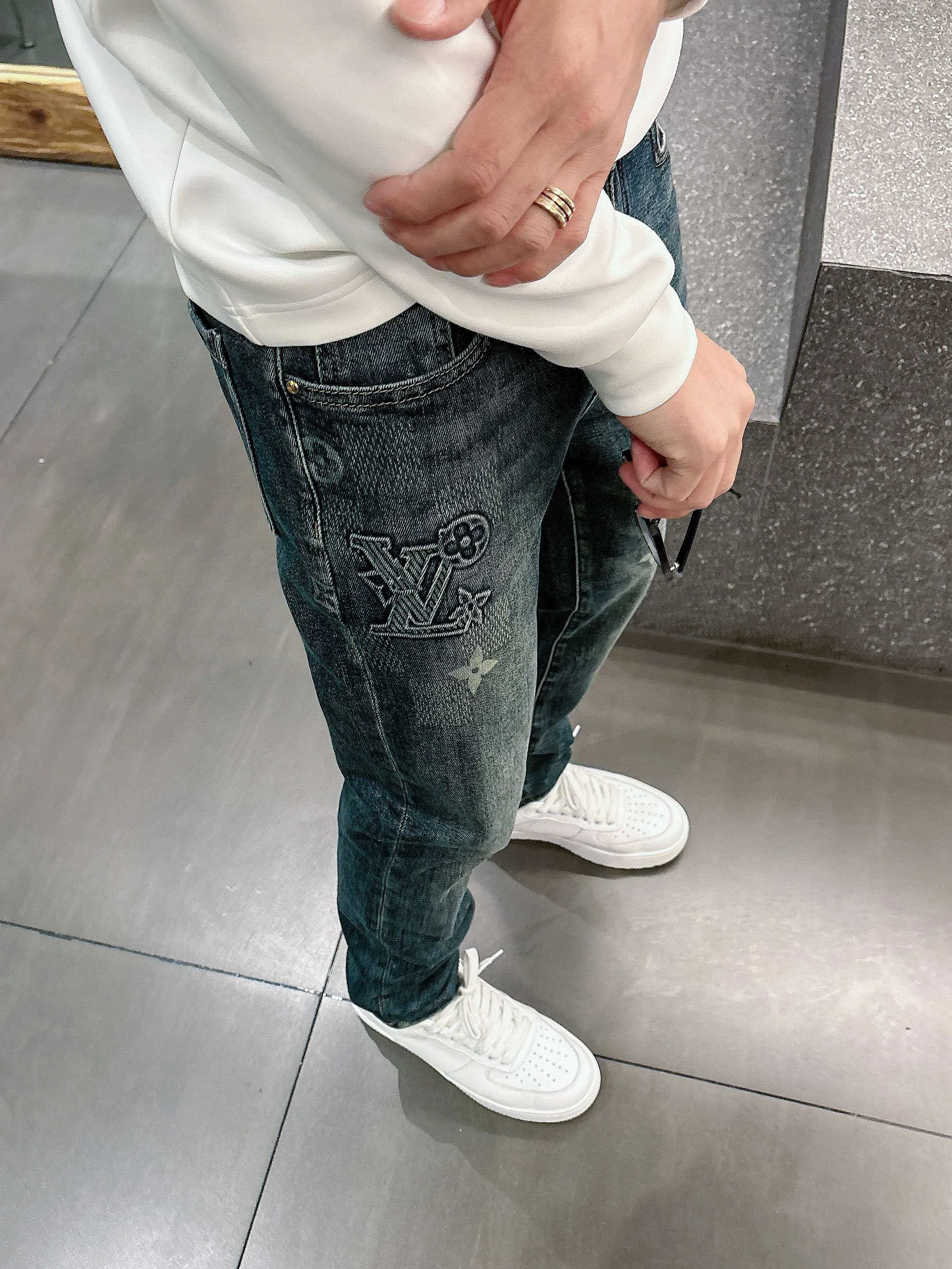 Джинсы Мужские Louis Vuitton 1082168