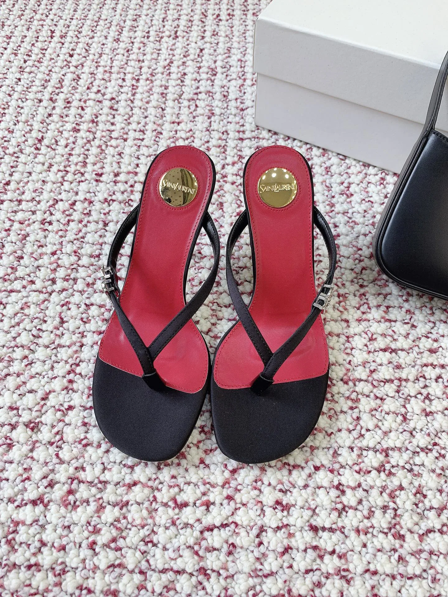 Босоножки Женские Saint Laurent 13151773