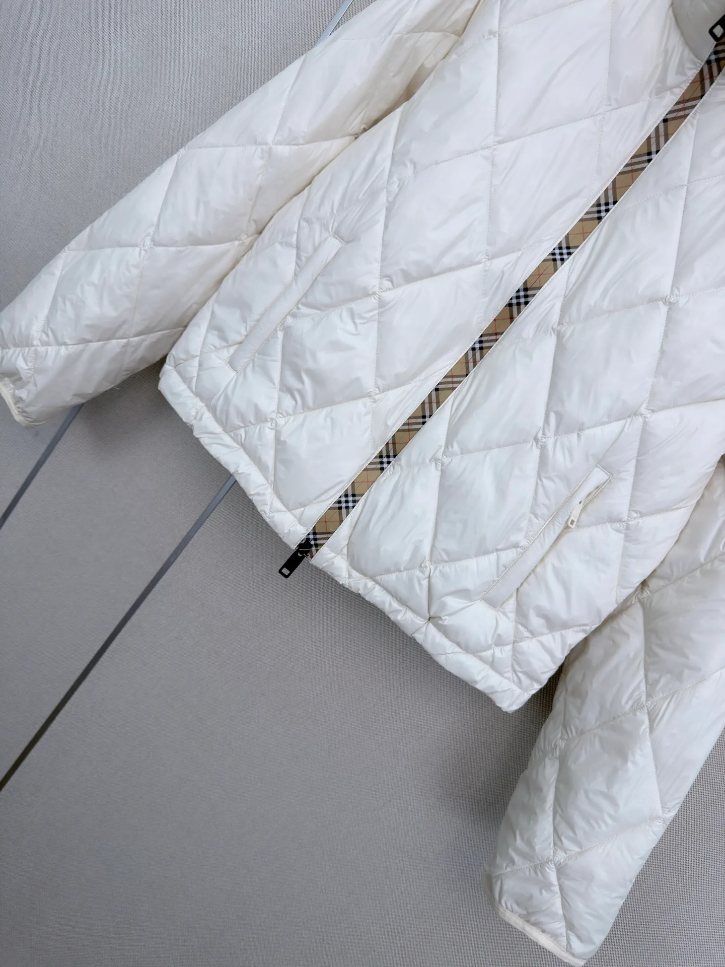 Куртки И Пуховики Женские Burberry 19324513