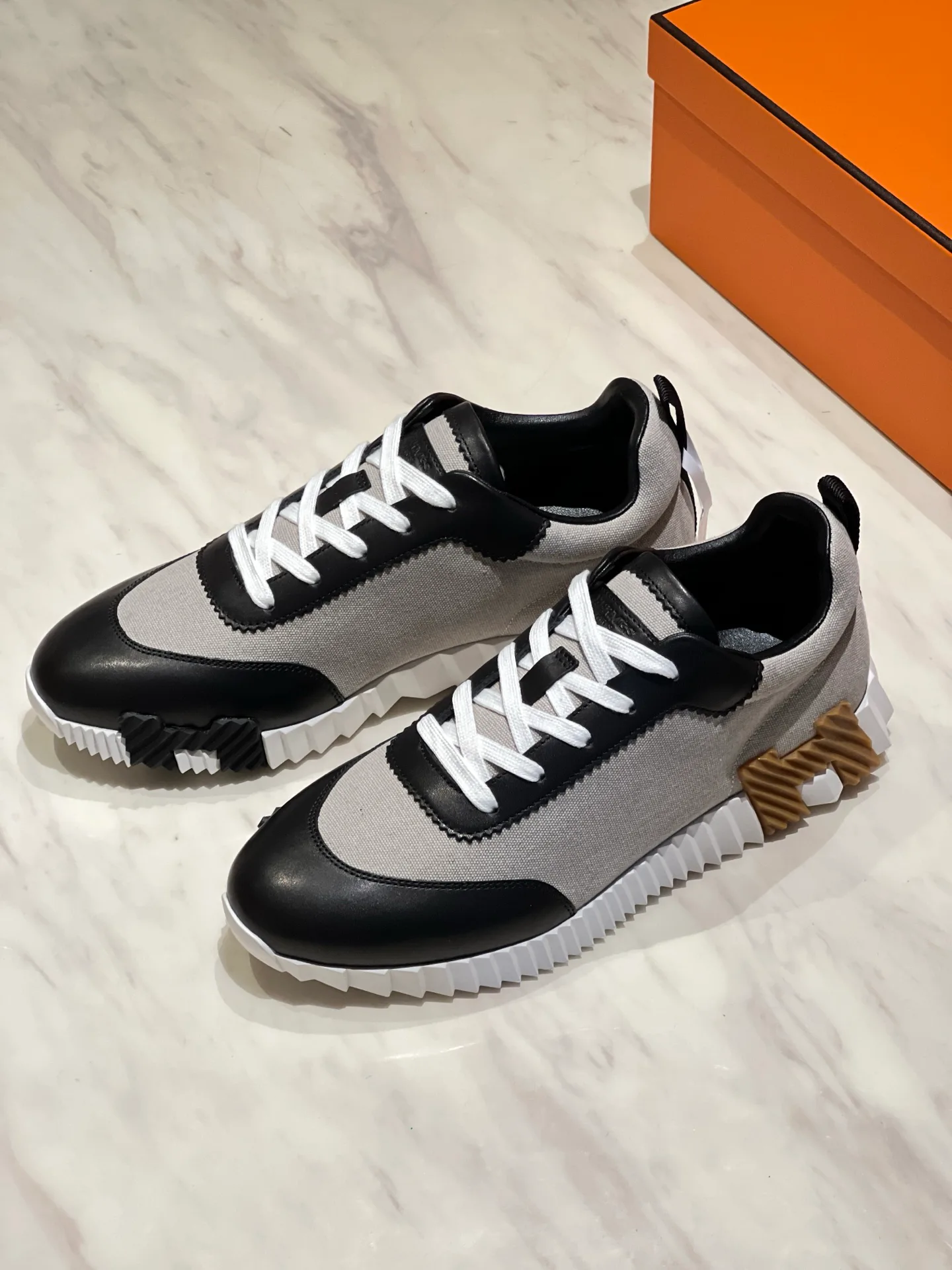 Кроссовки Женские Hermes 18080323