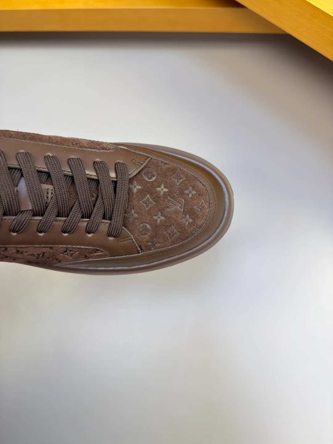 Кроссовки Женские Louis Vuitton 17765802