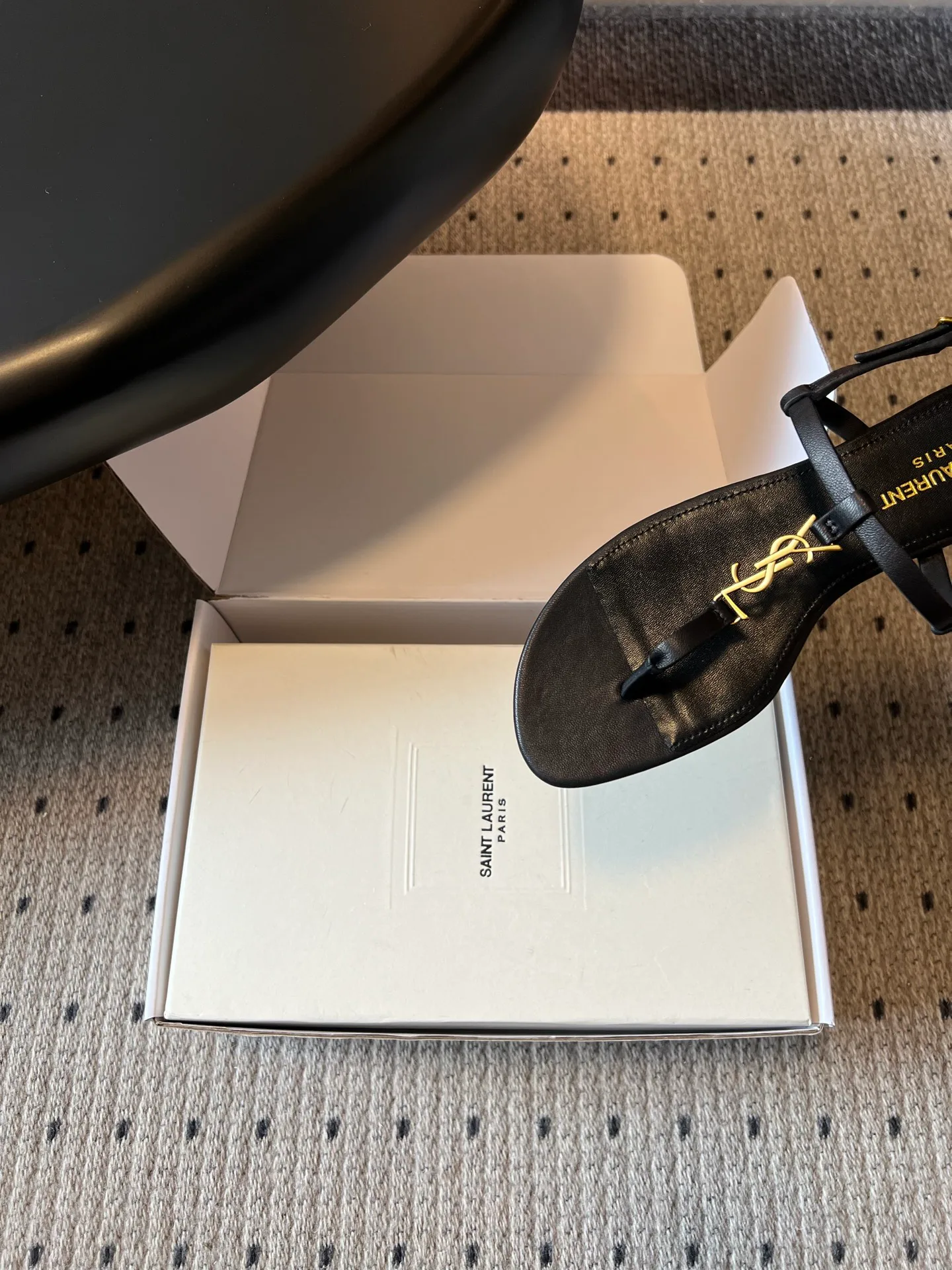Шлепанцы Женские Saint Laurent 17632147