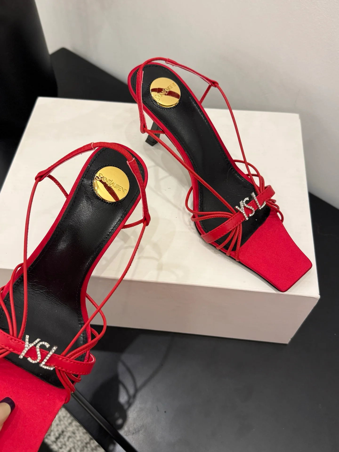 Босоножки Женские Saint Laurent 11739348