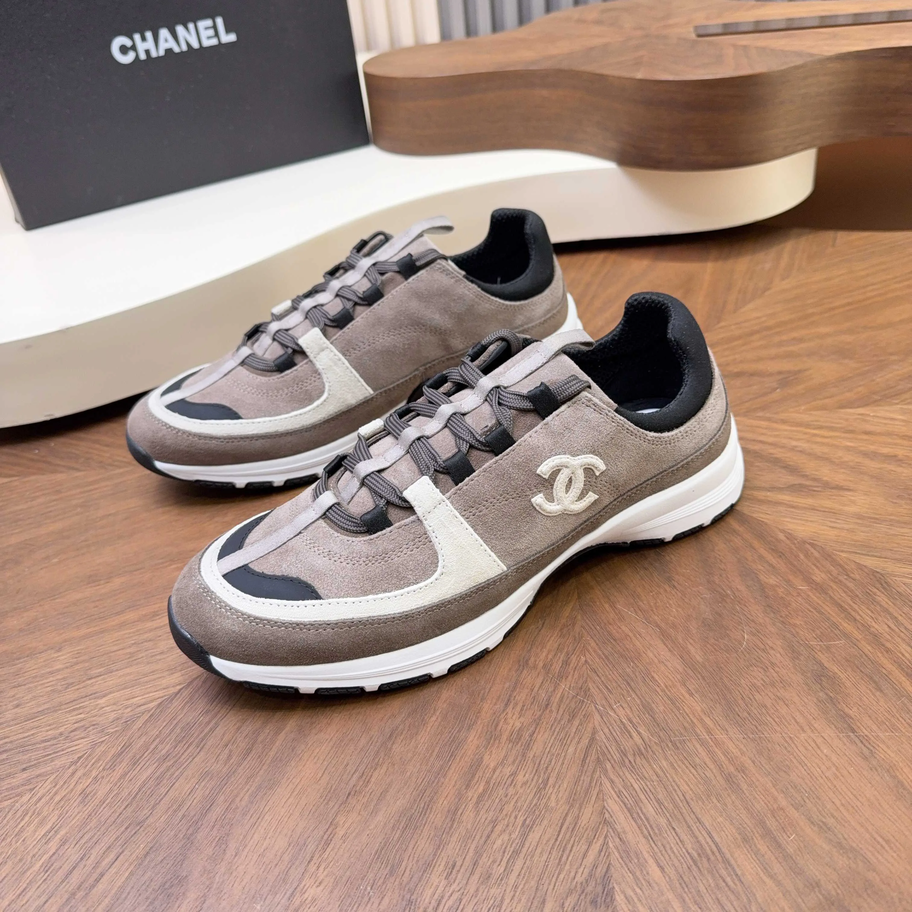 Кроссовки Женские Chanel 17918716