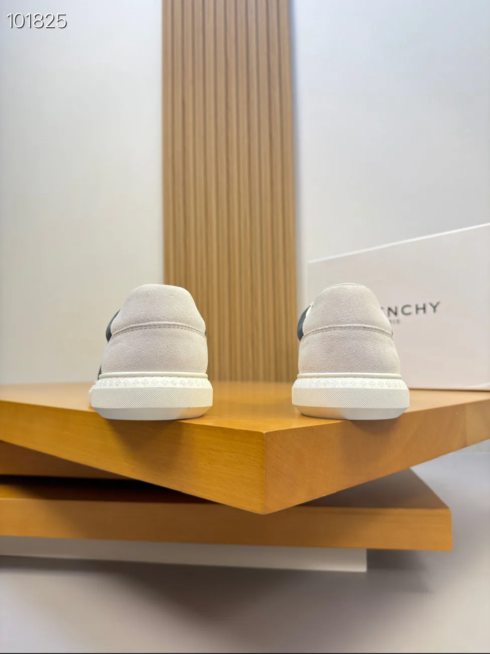 Кроссовки Мужские Givenchy 18561954