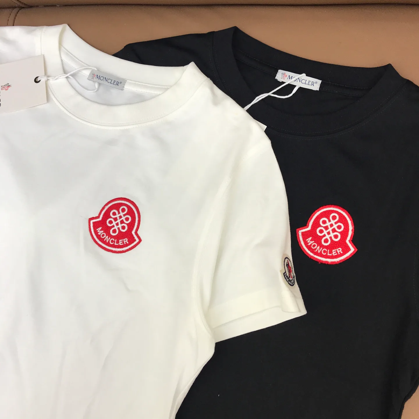 Футболки Женские Moncler 1856519