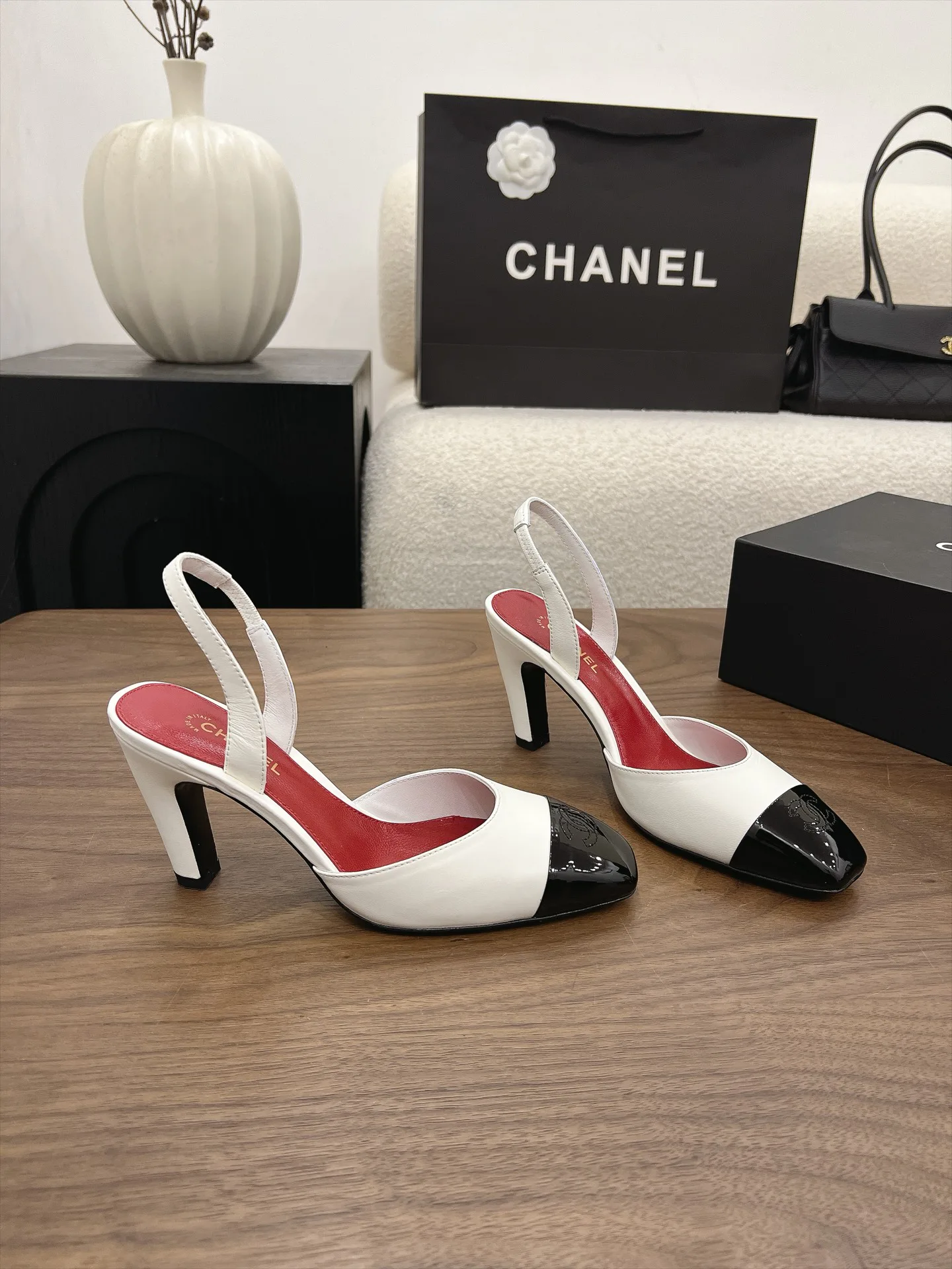 Туфли Женские Chanel 19080185