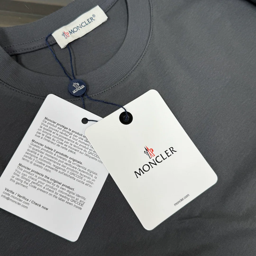 Футболки Женские Moncler 10292170