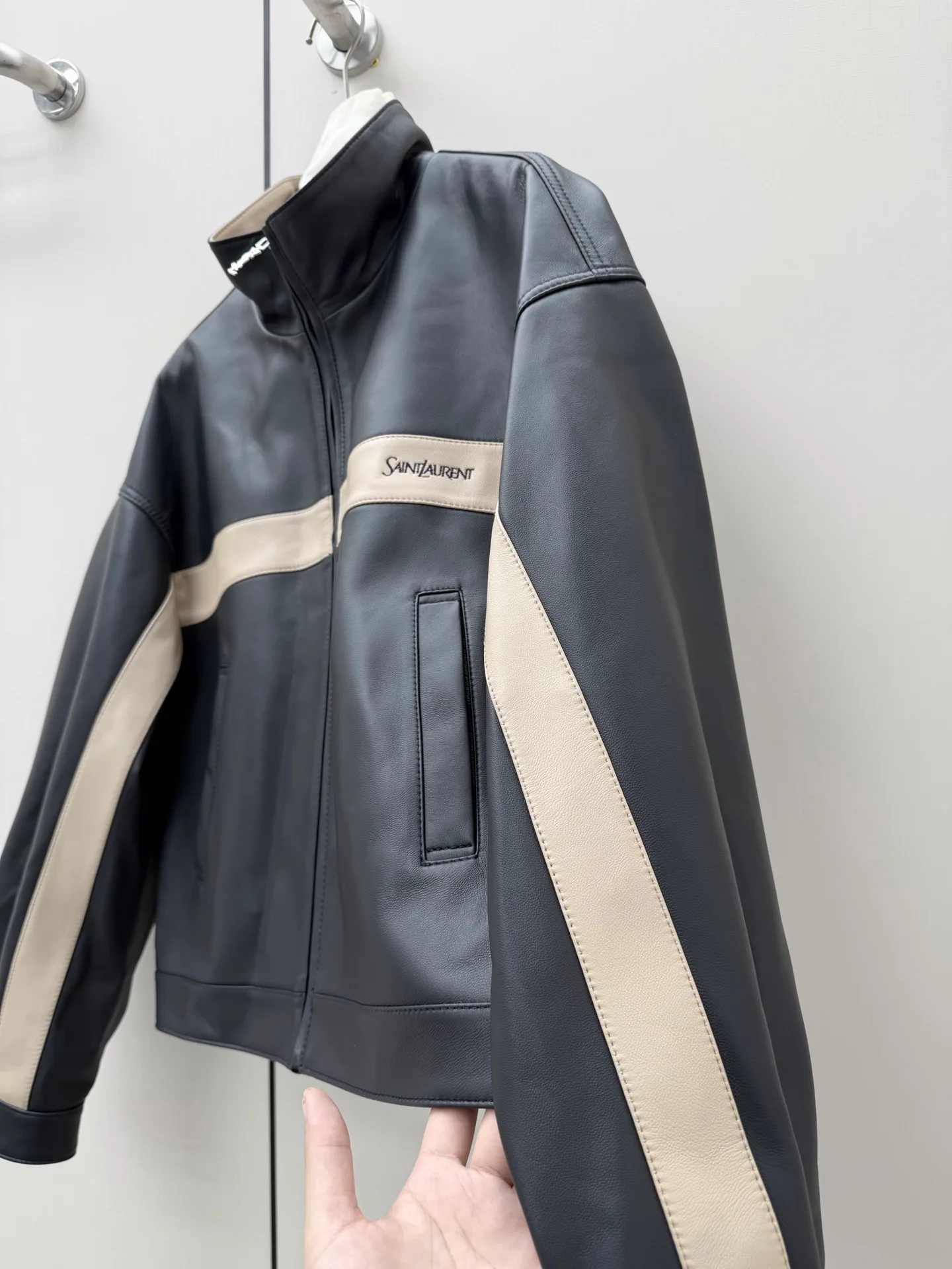 Кожаные Куртки И Дублёнки Женские Saint Laurent 18064830