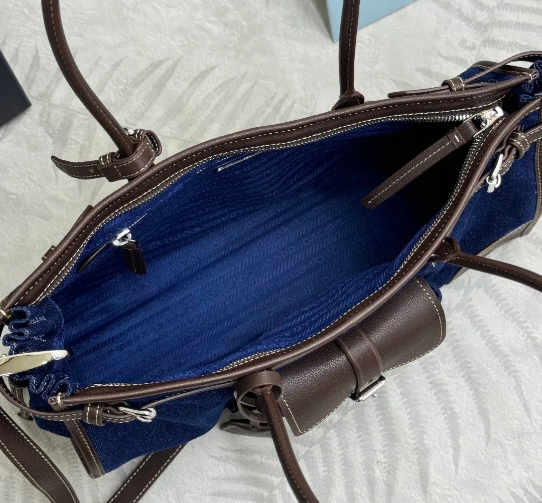 Классические Сумки Женские Prada 11682107