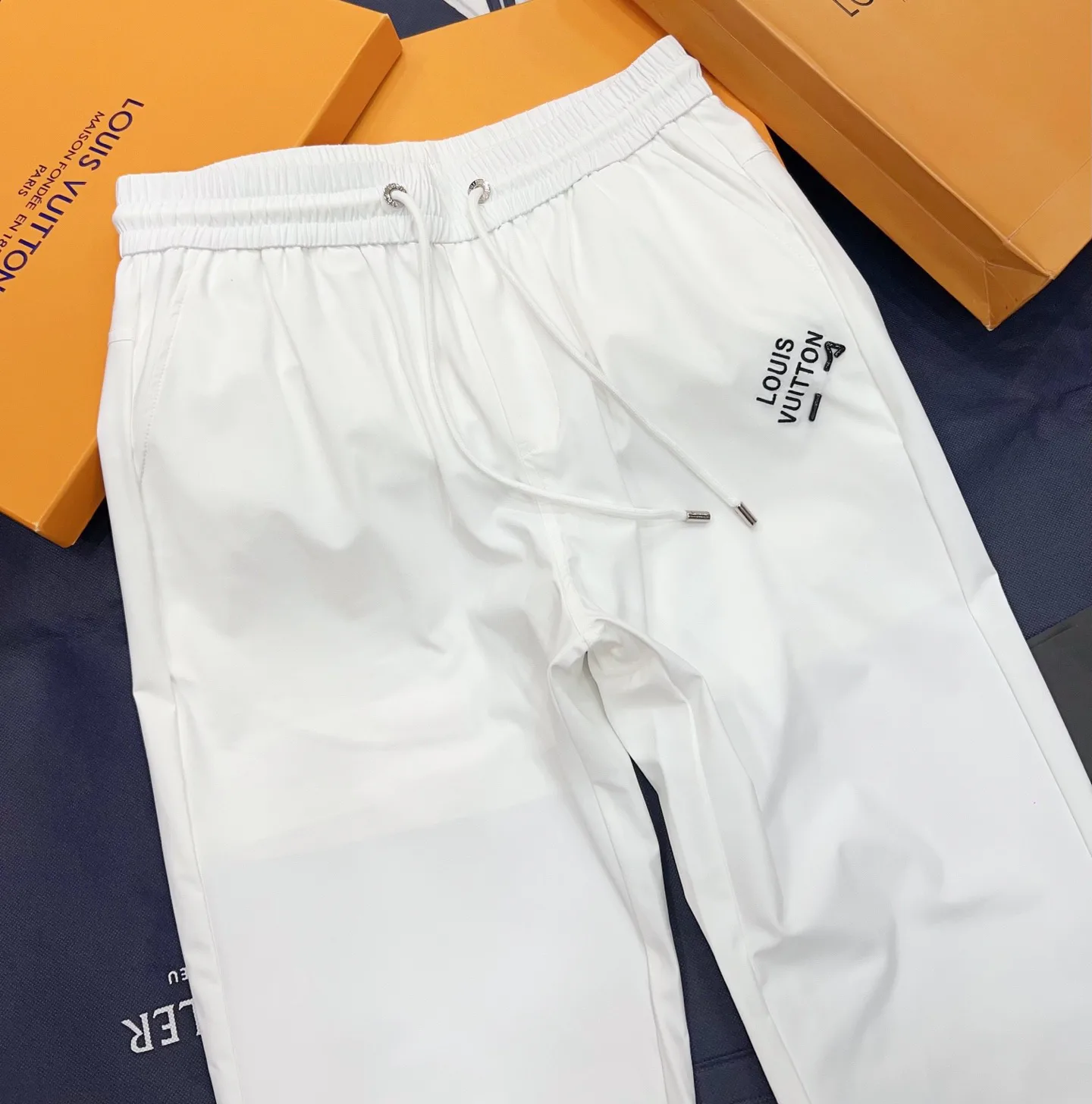 Брюки Мужские Louis Vuitton 12729700