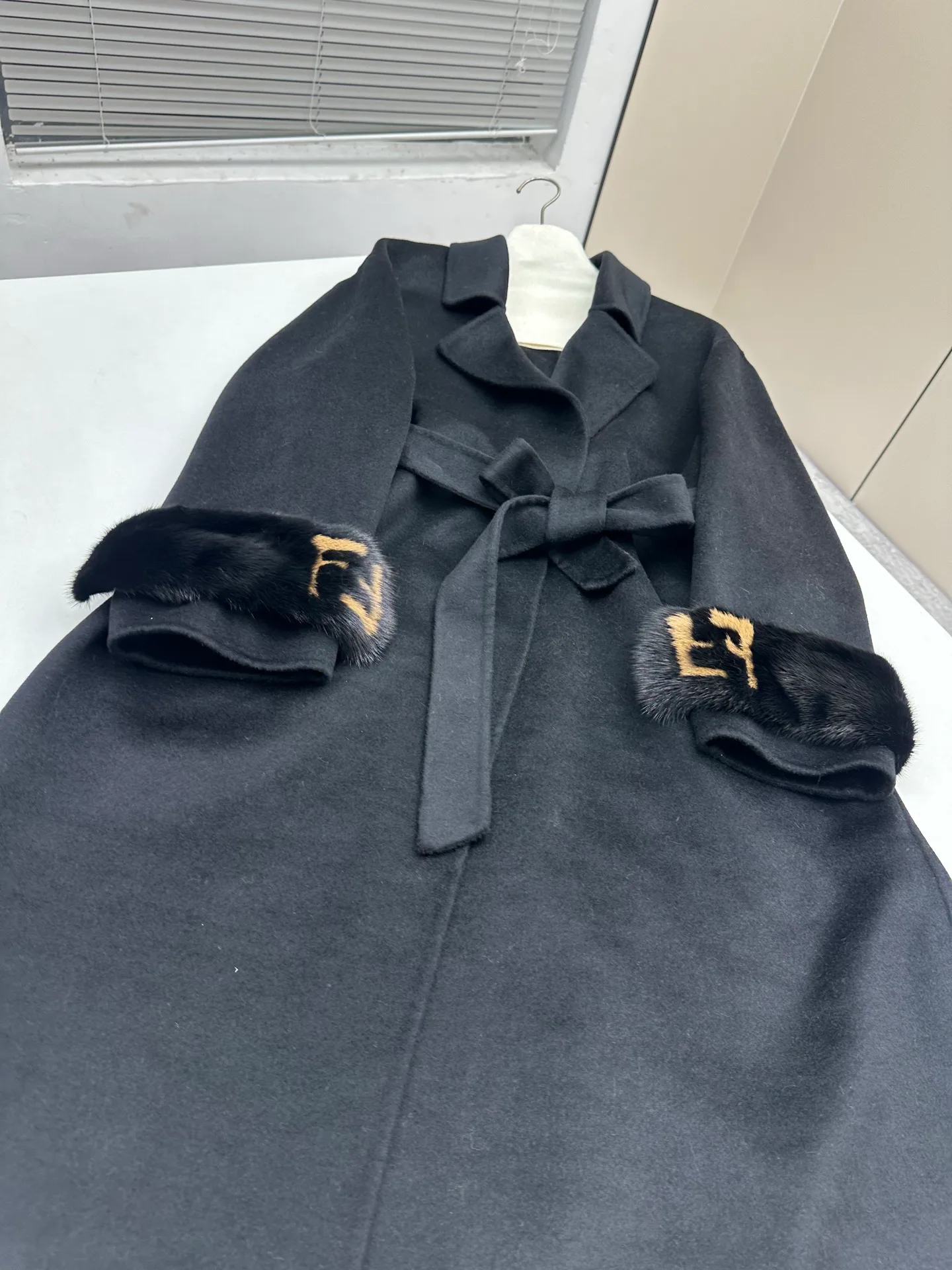 Пальто Женские Fendi 18338624