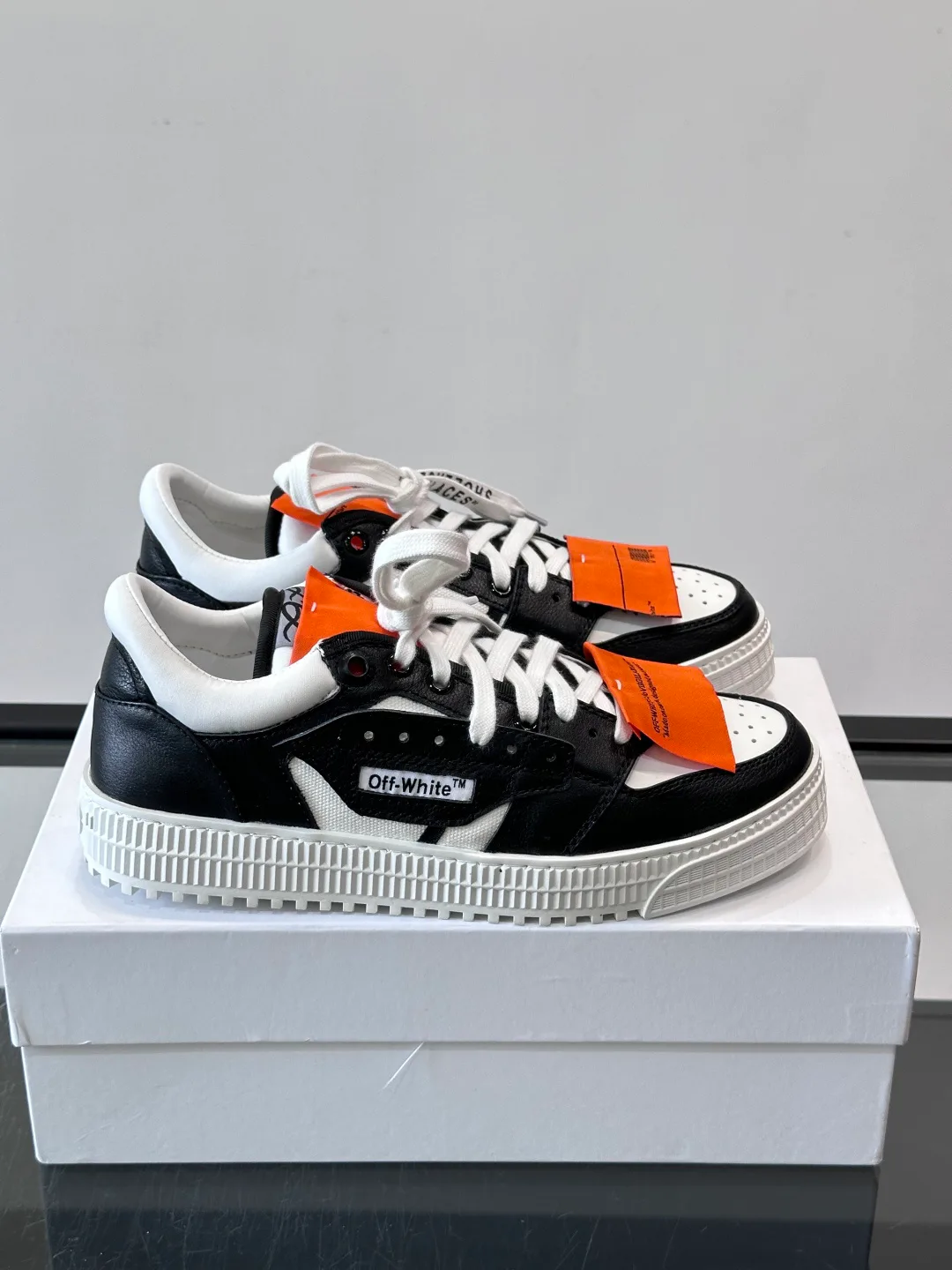 Кроссовки Женские Off-White 18102422