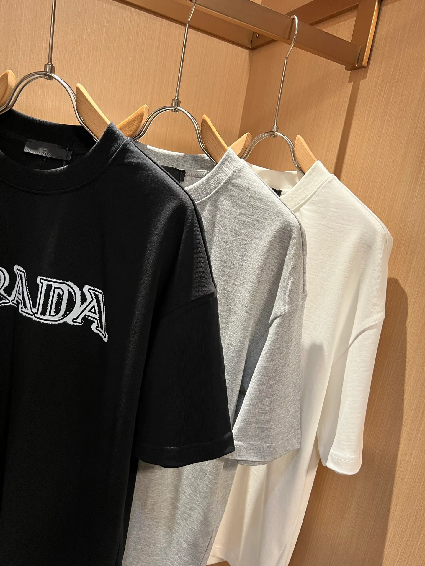 Футболки Женские Prada 11952799