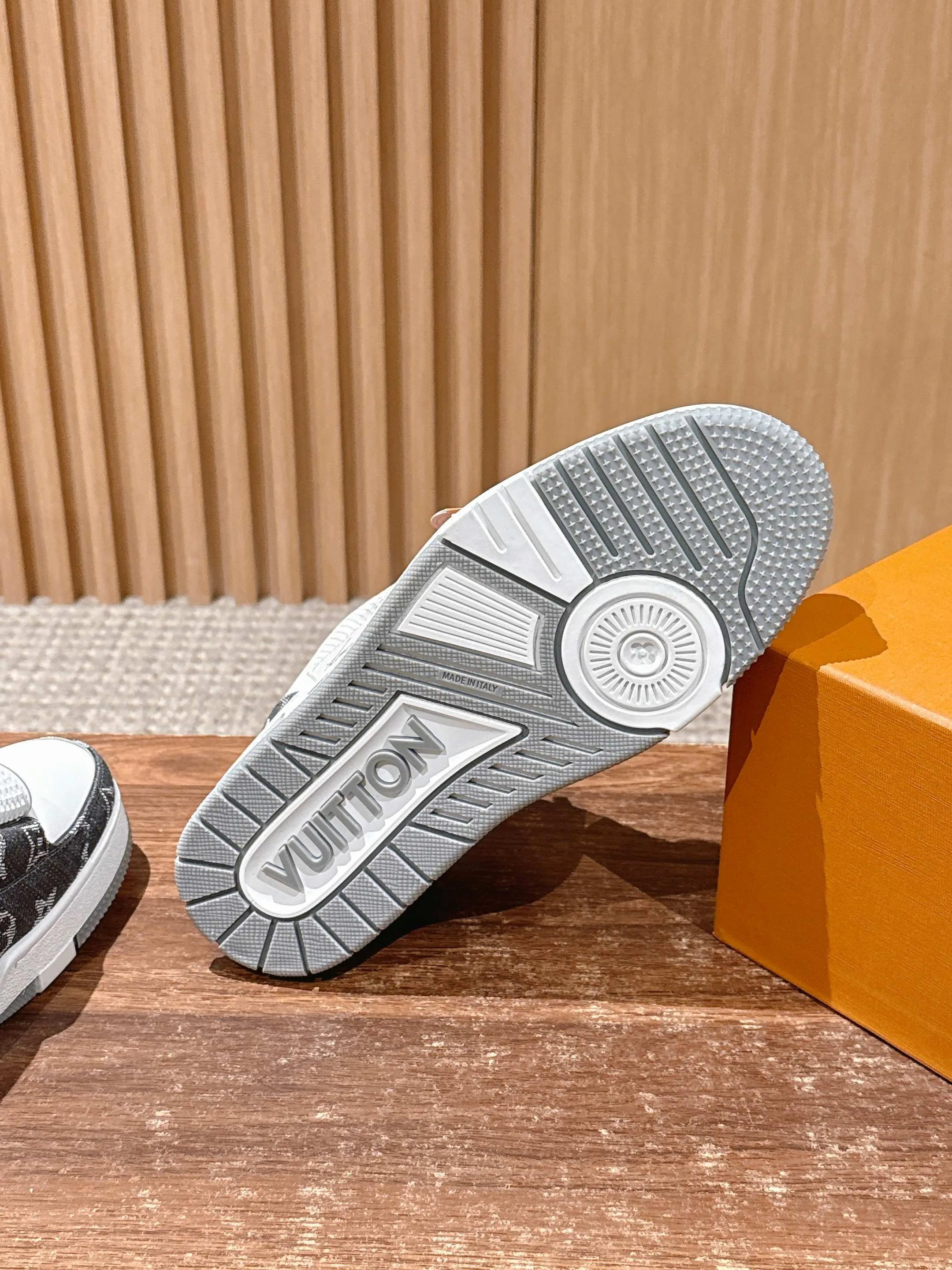 Кроссовки Женские Louis Vuitton 245724