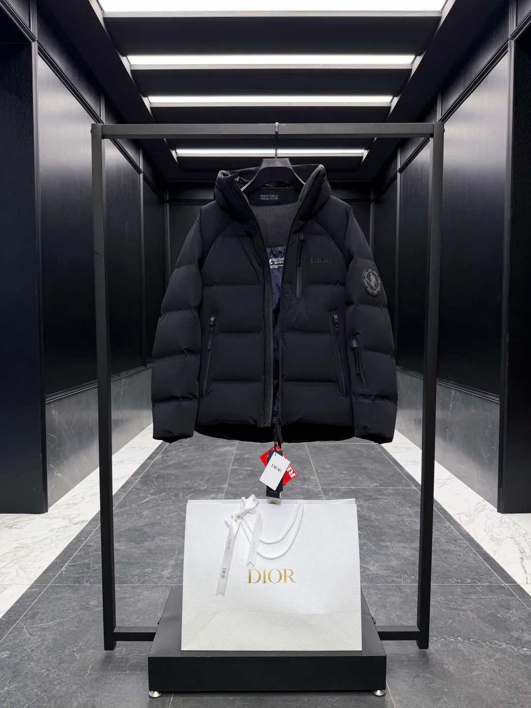 Куртки И Пуховики Женские Christian Dior 18007710