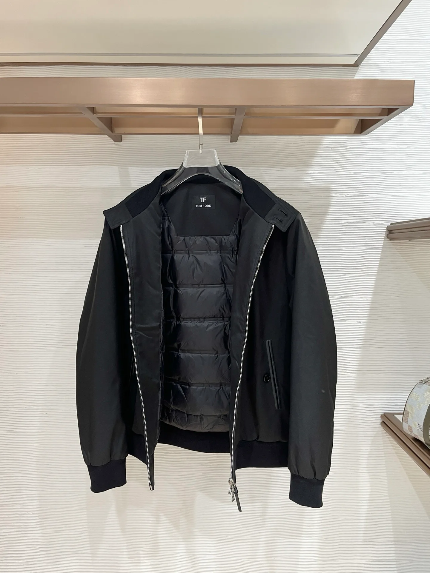 Пуховики Женские Tom Ford 243831