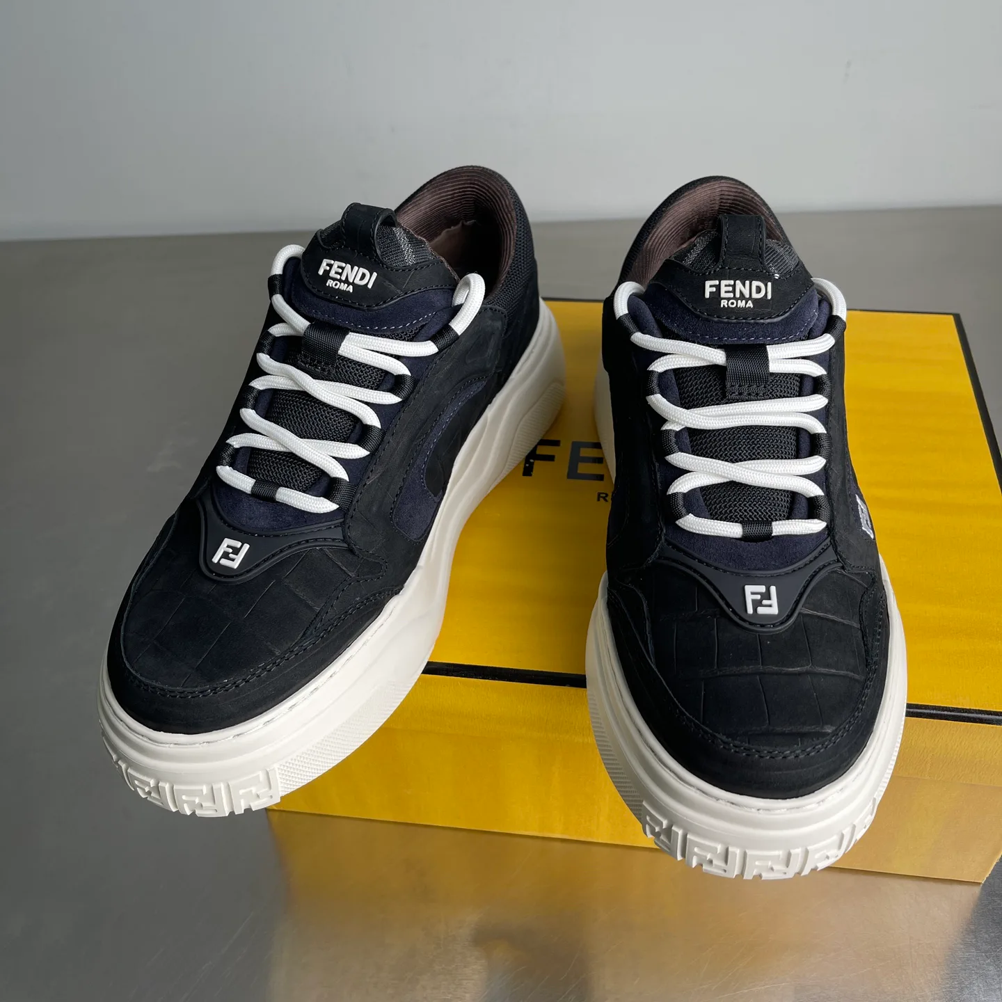 Кроссовки Мужские Fendi 9464404
