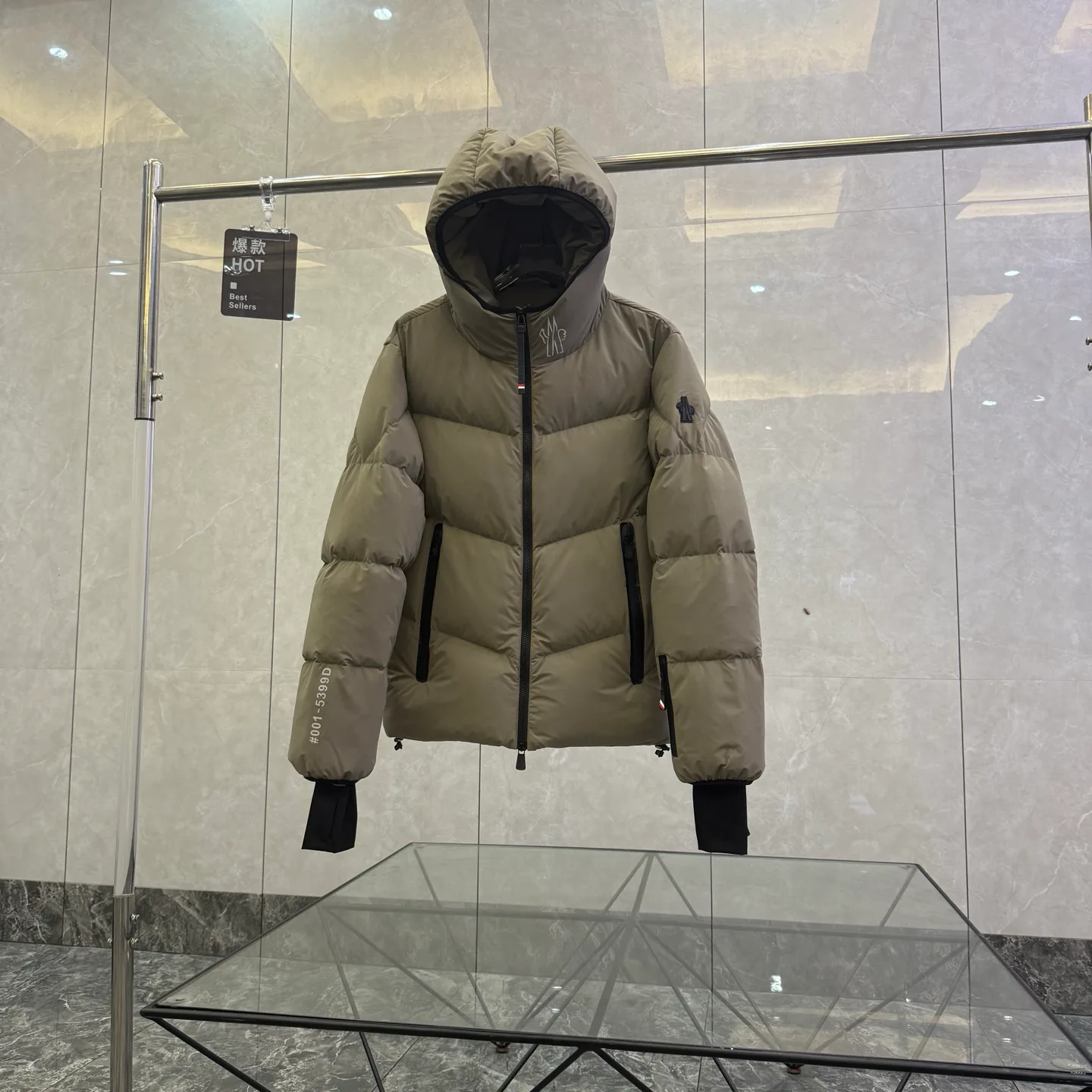 Куртки И Пуховики Женские Moncler 18615028