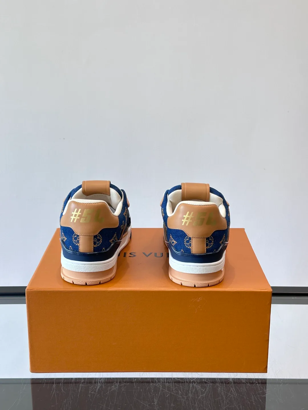 Кроссовки Женские Louis Vuitton 520535