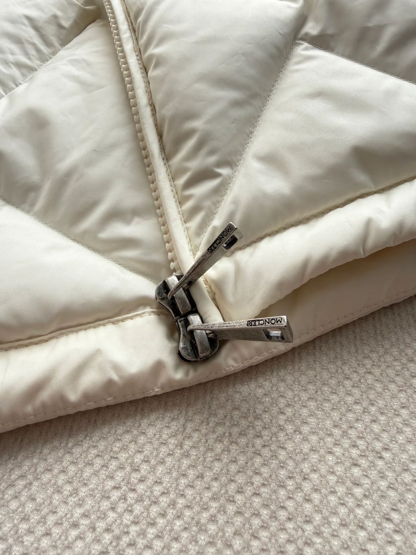 Куртки И Пуховики Женские Moncler 19541091