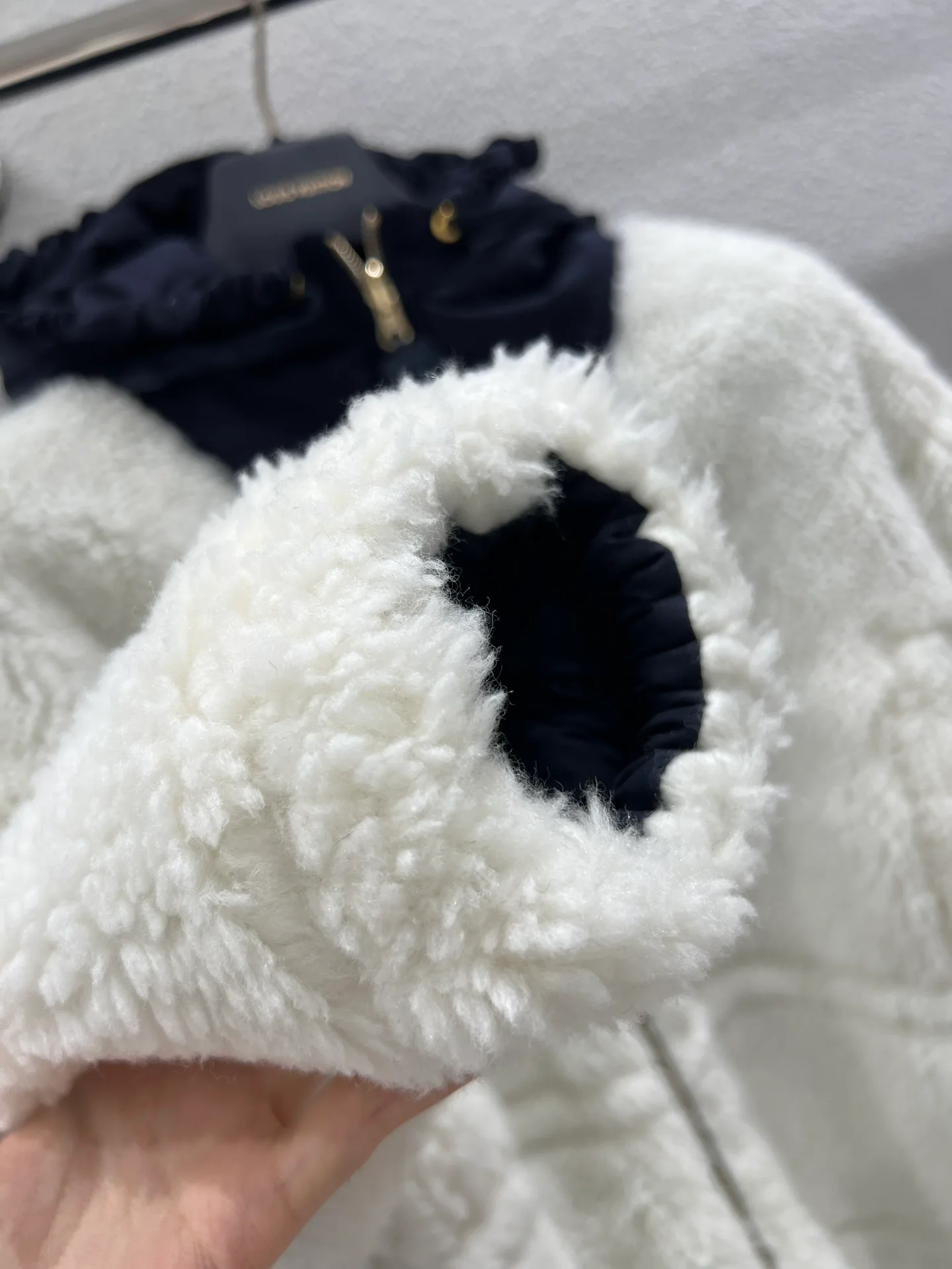 Куртки И Пуховики Женские Louis Vuitton 1068428