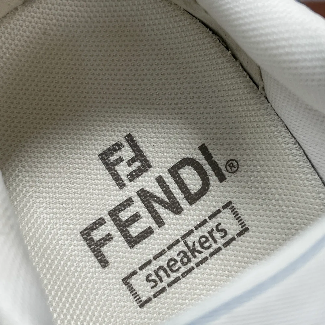 Кроссовки Женские Fendi 18626497