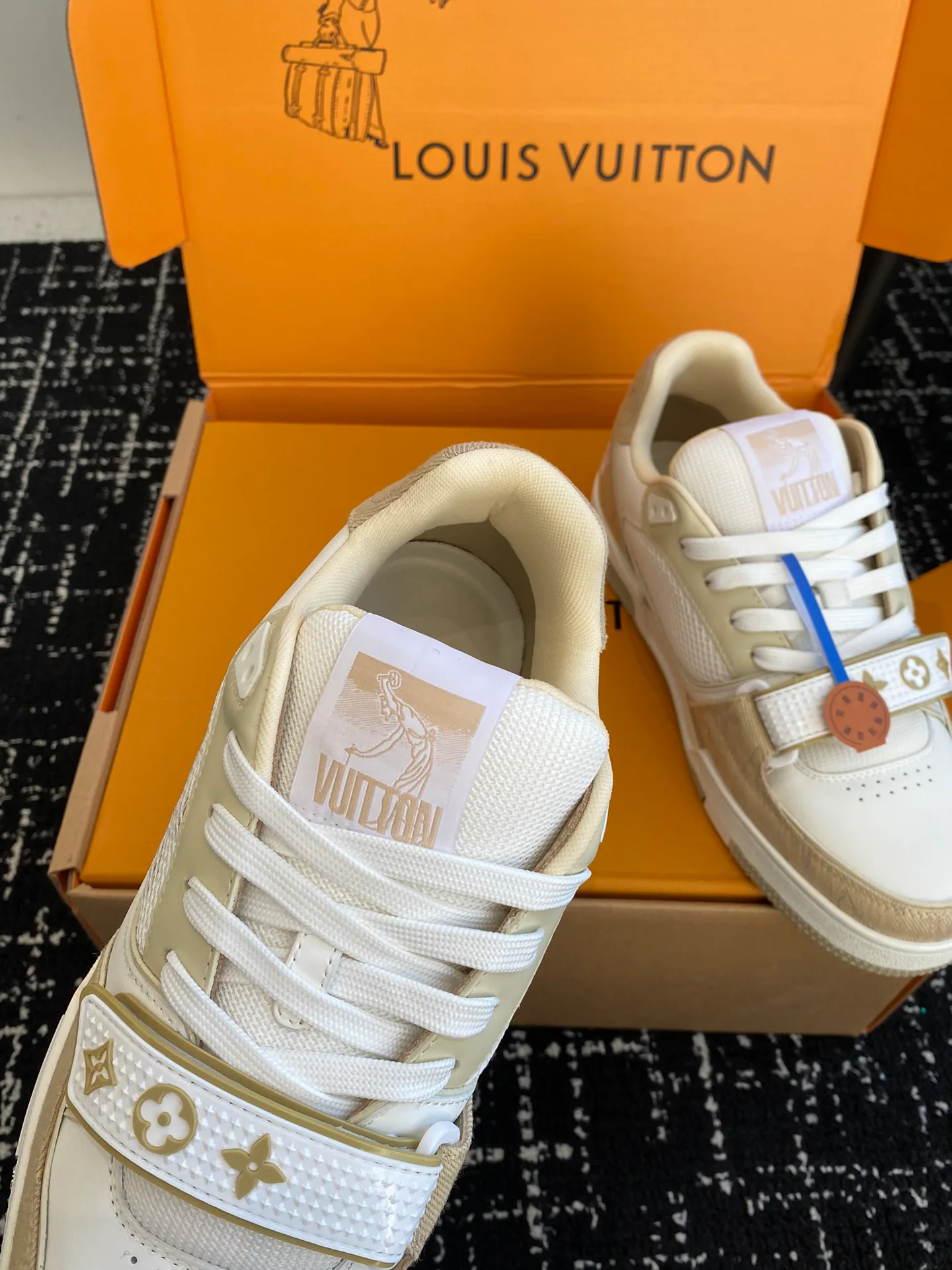 Кроссовки Женские Louis Vuitton 5438161