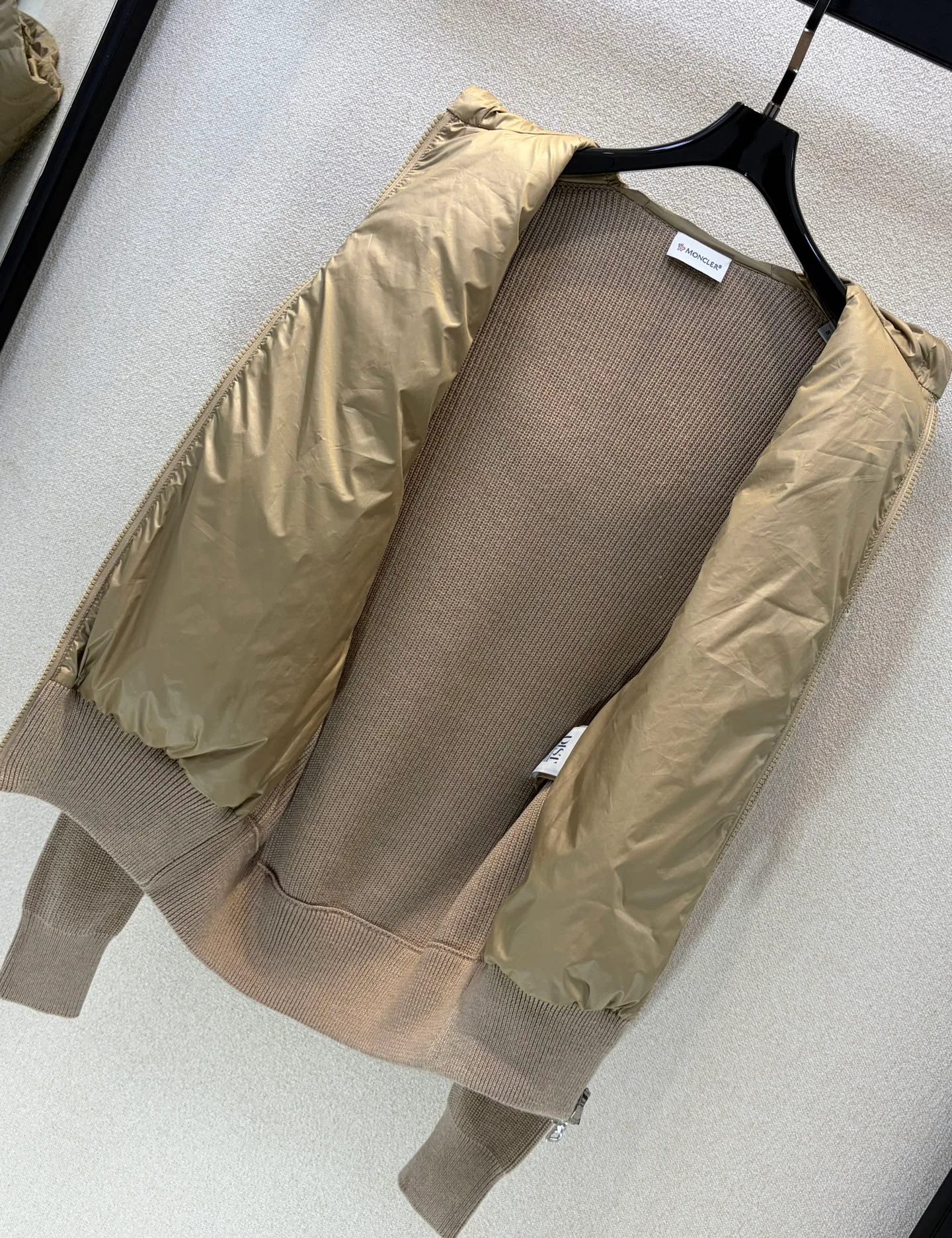 Куртки И Пуховики Женские Moncler 19114367