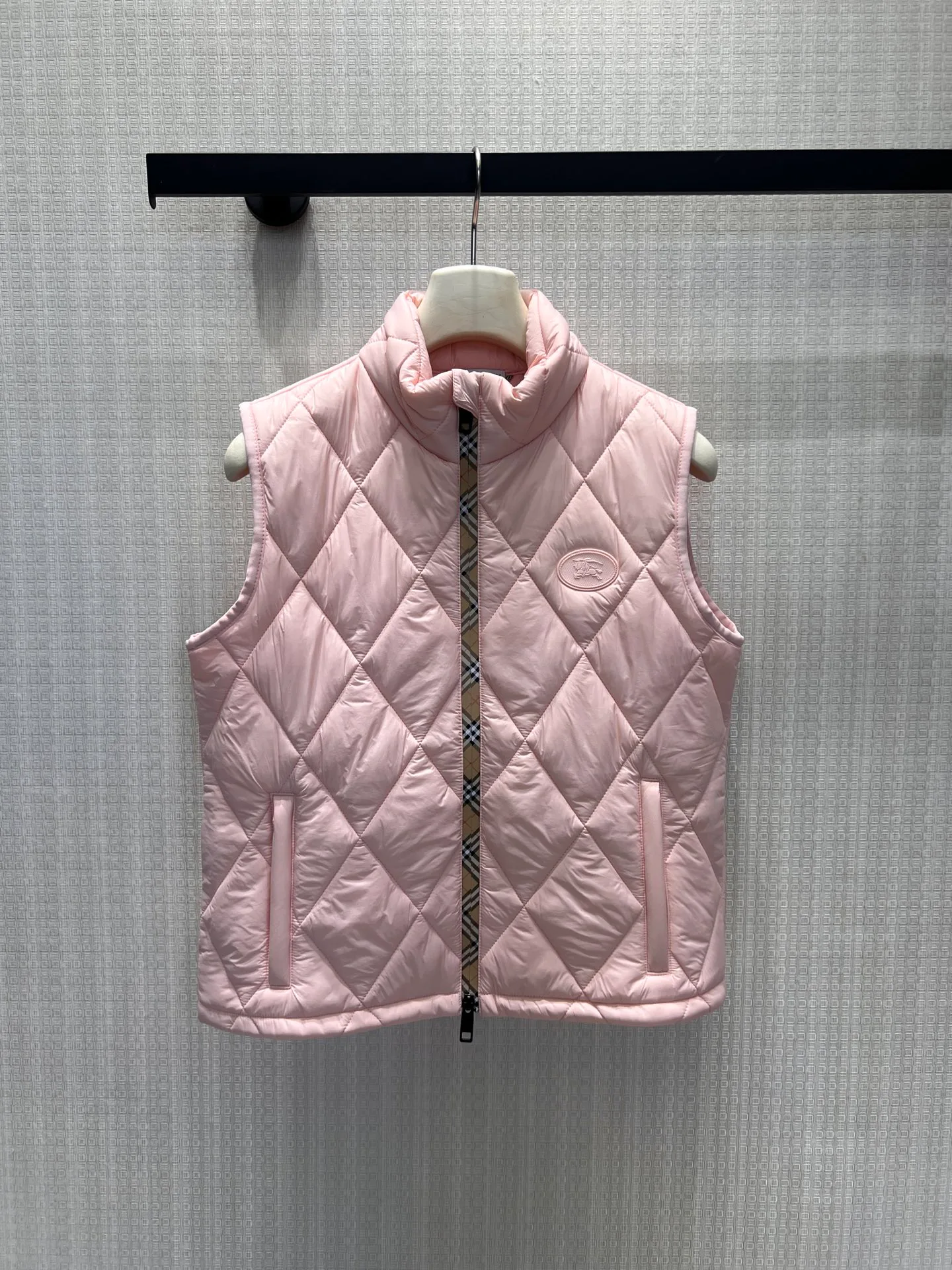Жилеты Женские Burberry 18677879
