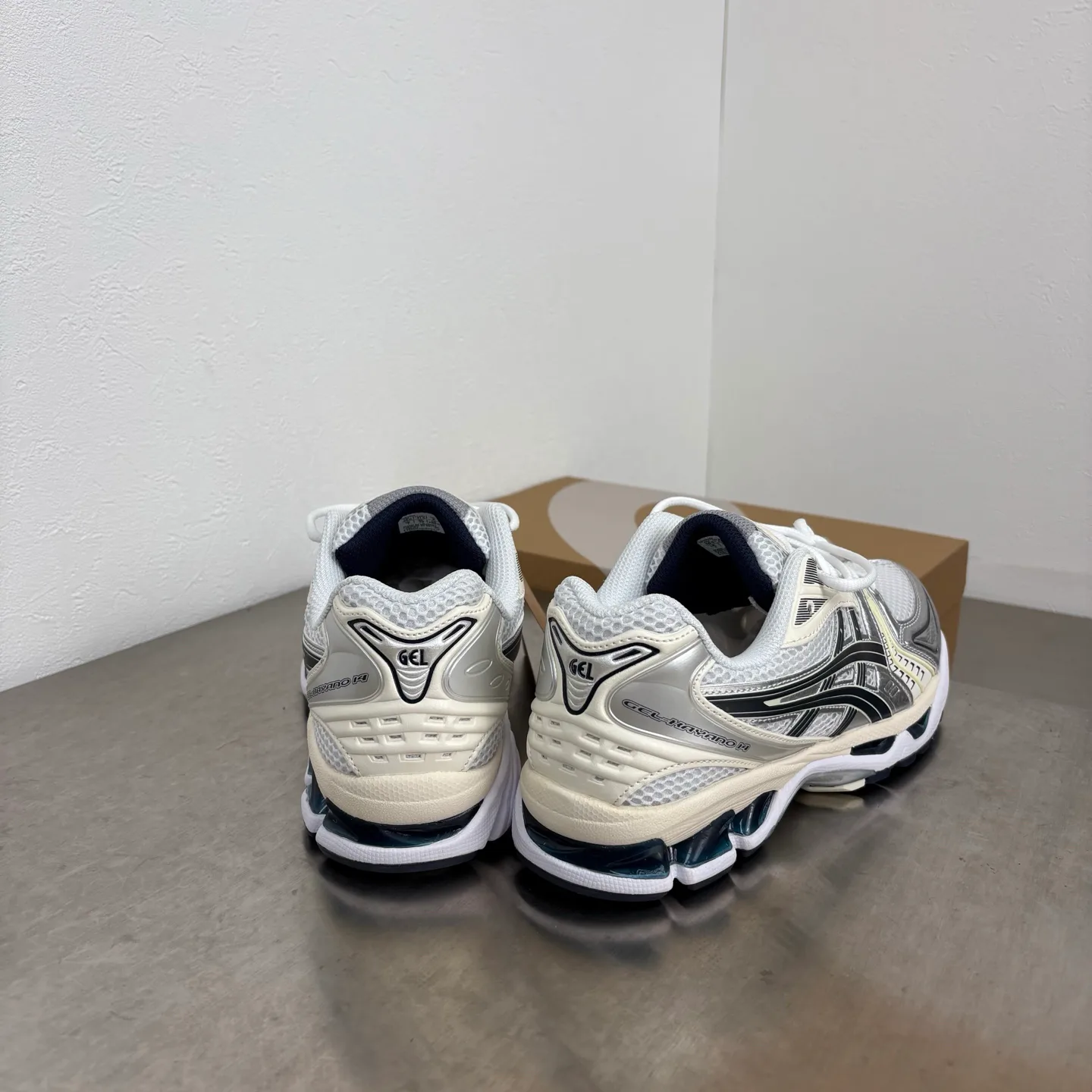 Кроссовки Женские Asics 18744162