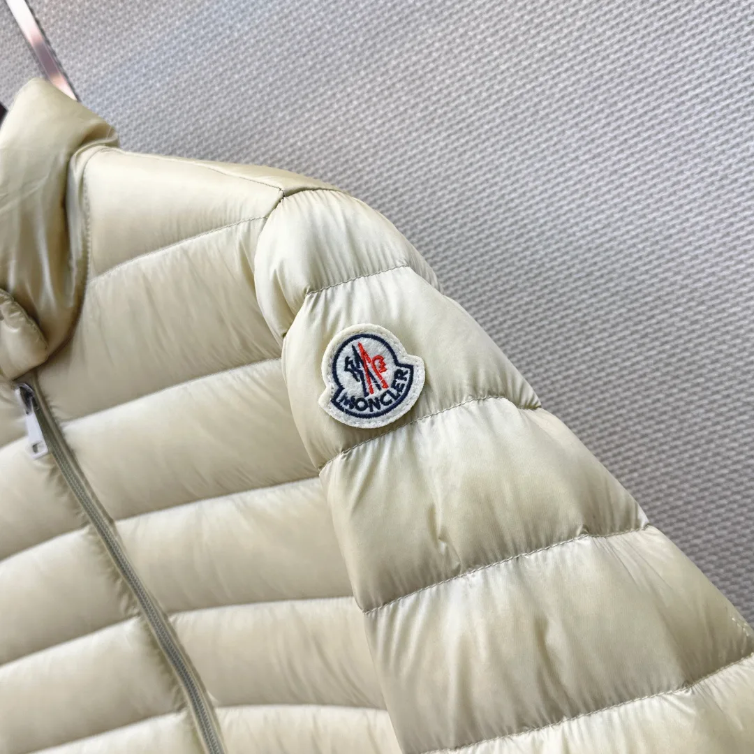 Куртки И Пуховики Женские Moncler 18094490