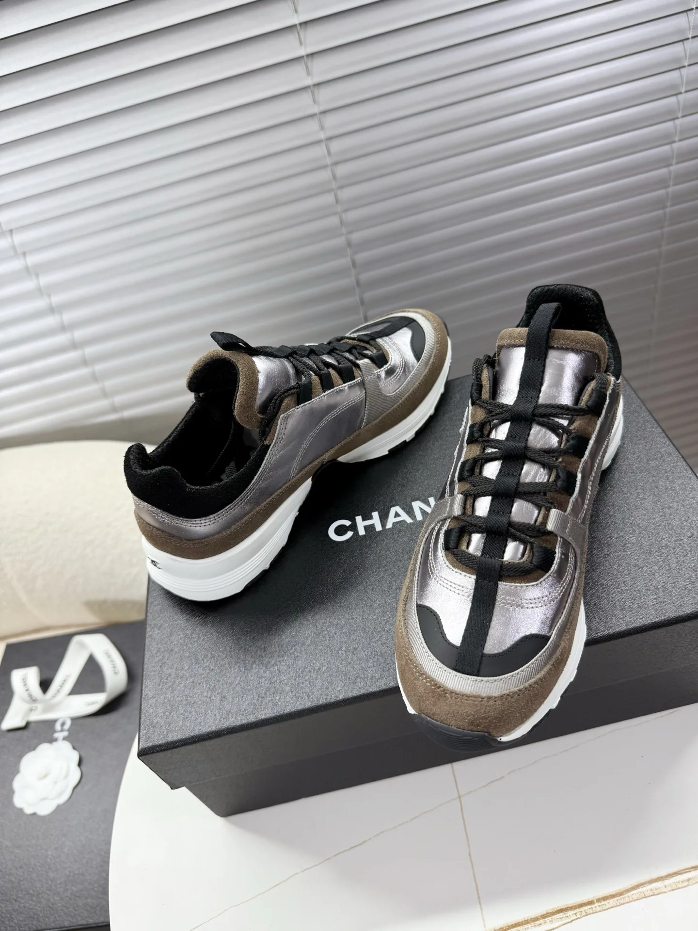 Кроссовки Женские Chanel 18792746
