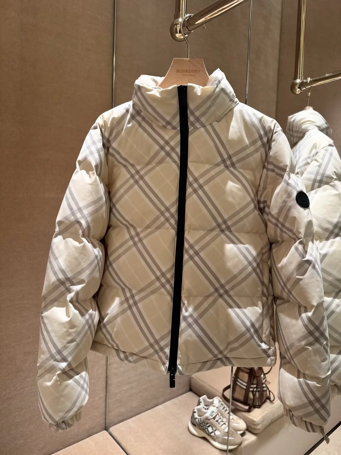 Куртки И Пуховики Женские Burberry 18391887