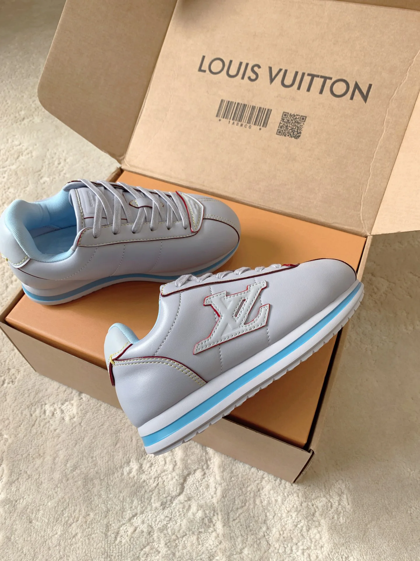 Кроссовки Женские Louis Vuitton 1834415