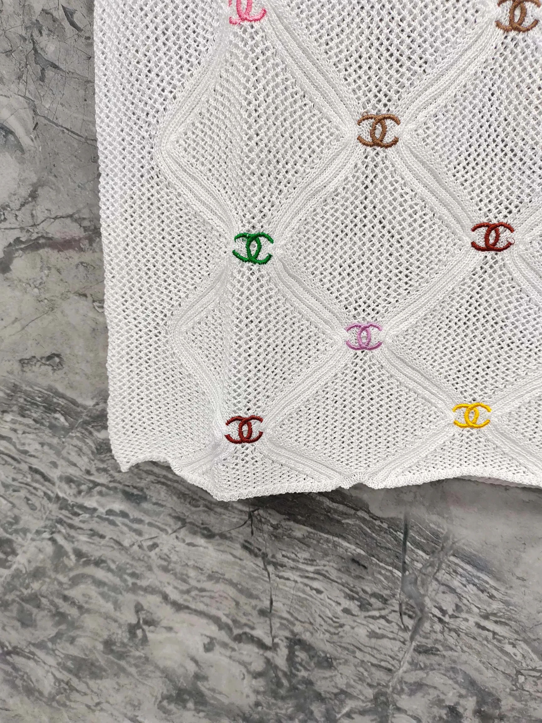 Жилеты Женские Chanel 17954433