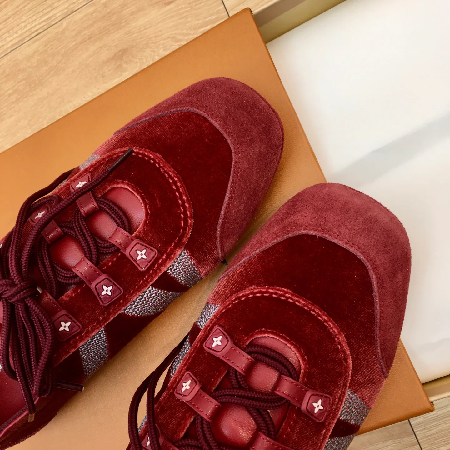 Кроссовки Женские Louis Vuitton 5084669