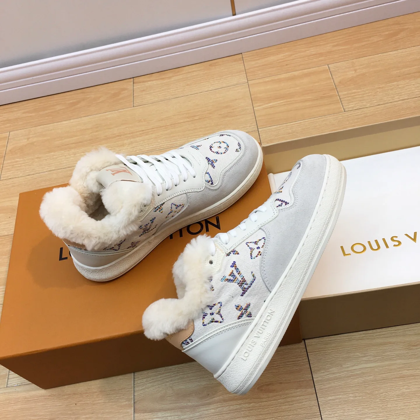 Кроссовки Женские Louis Vuitton 875958