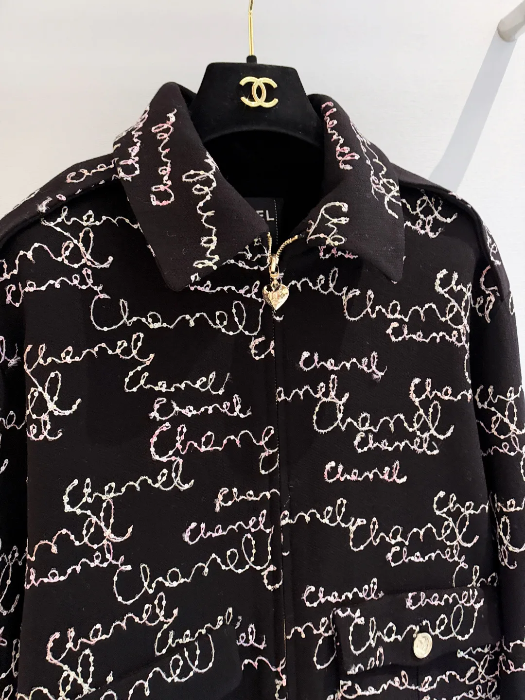 Куртки И Пуховики Женские Chanel 19246738