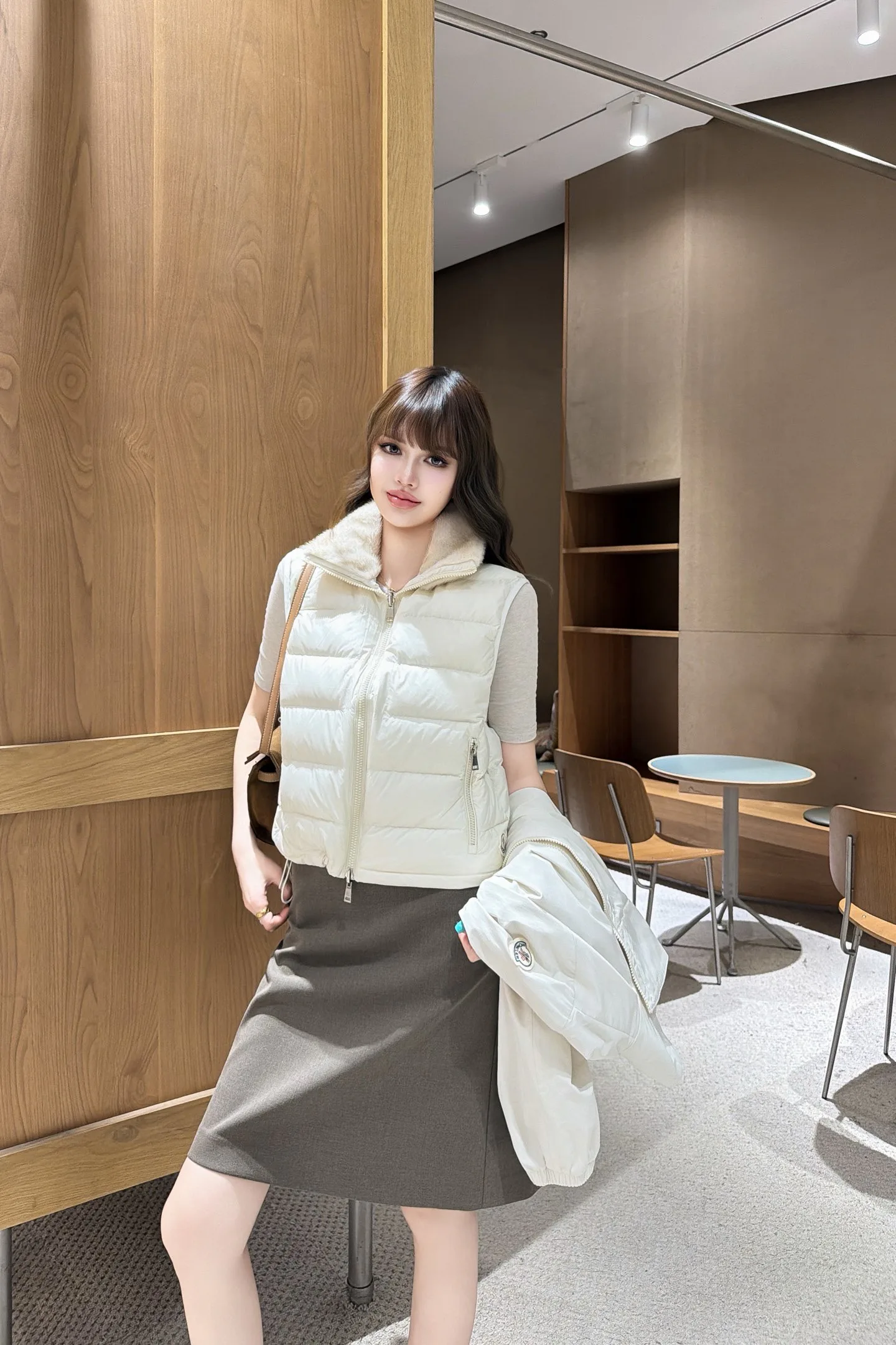 Куртки И Пуховики Женские Moncler 18725324
