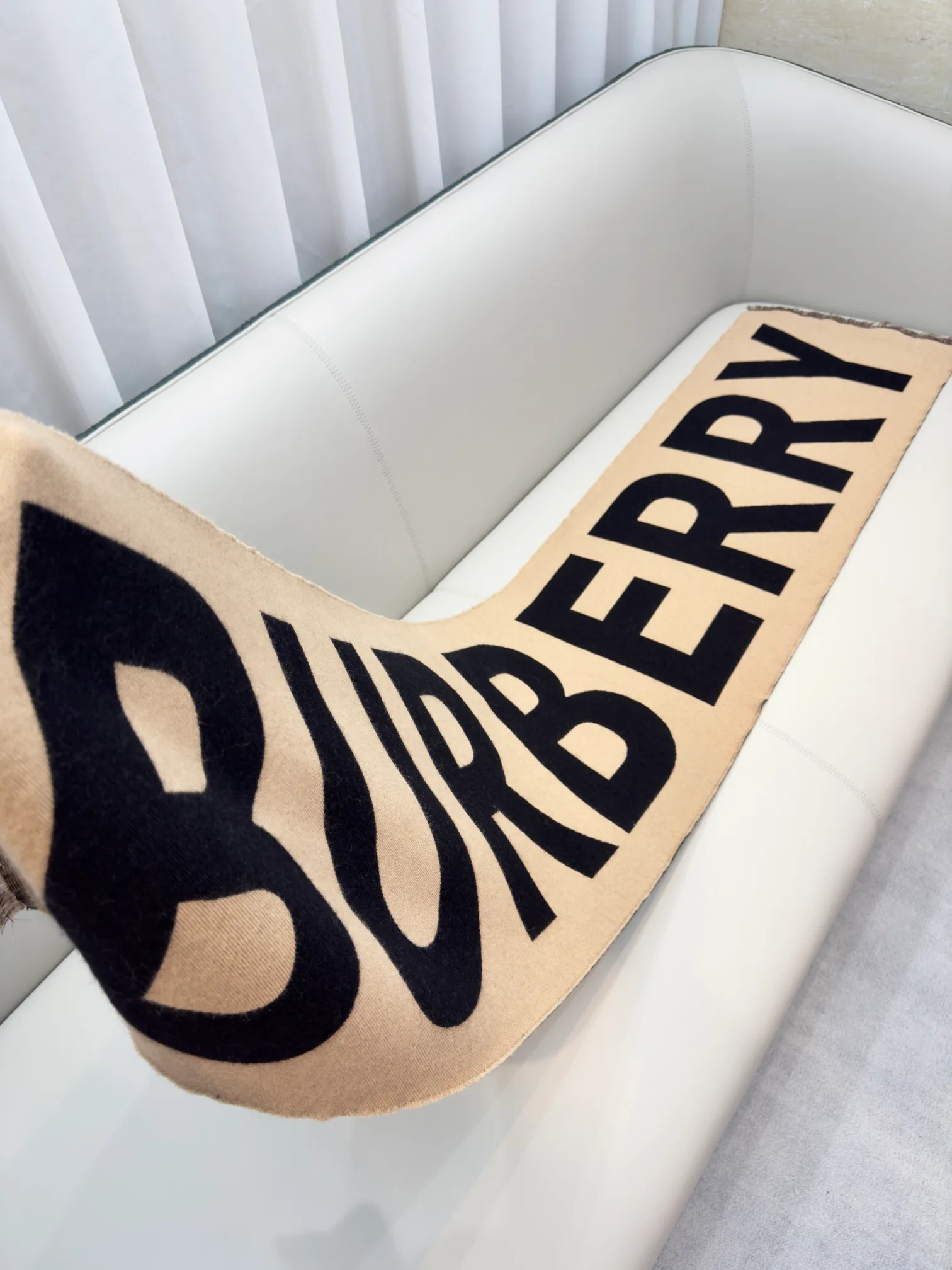 Шарфы Balenciaga 2052