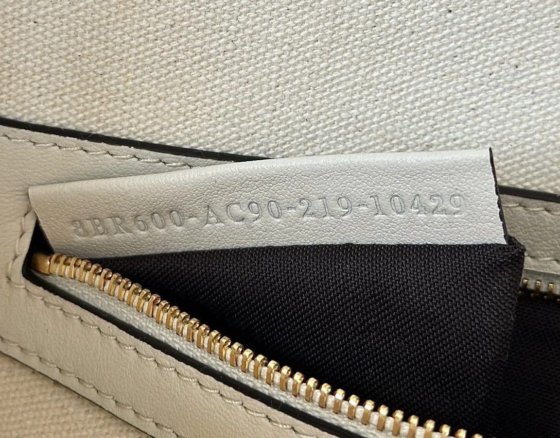 Классические Сумки Женские Fendi 18116179