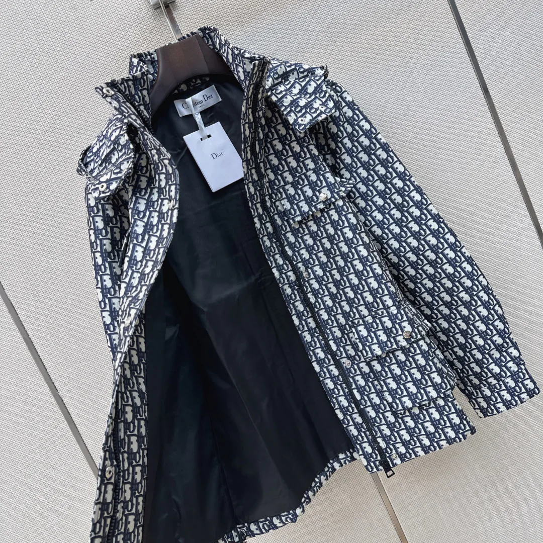 Куртки И Пуховики Женские Christian Dior 18629231