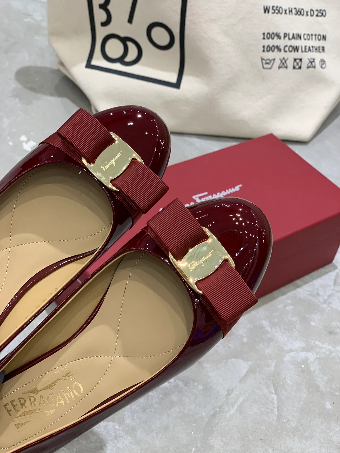 Балетки Женские Salvatore Ferragamo 18340642